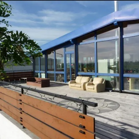 Event Haus Emg Fuer Familien Und Gruppen Bis 22 Personen Mit Partyraum Hockenheim