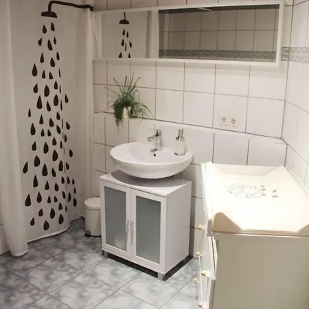 Event Haus Emg Fuer Familien Und Gruppen Bis 22 Personen Mit Partyraum * Hockenheim